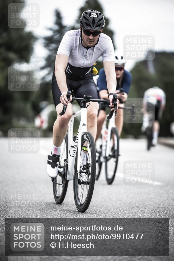 21.06.2026 - 29. Vierlanden-Triathlon H.Heesch http://msf.ph/oto/9910477 21.06.2026 11:59:23 Radfahren 271, 735, 845 meine-sportfotos.de