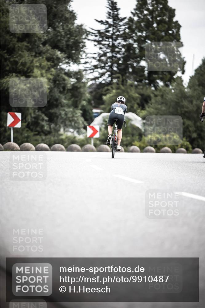 21.06.2026 - 29. Vierlanden-Triathlon H.Heesch http://msf.ph/oto/9910487 21.06.2026 11:59:49 Radfahren  meine-sportfotos.de