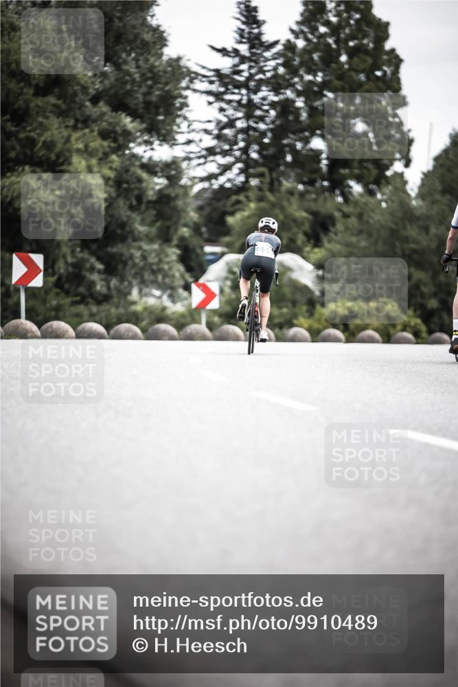 21.06.2026 - 29. Vierlanden-Triathlon H.Heesch http://msf.ph/oto/9910489 21.06.2026 11:59:49 Radfahren  meine-sportfotos.de