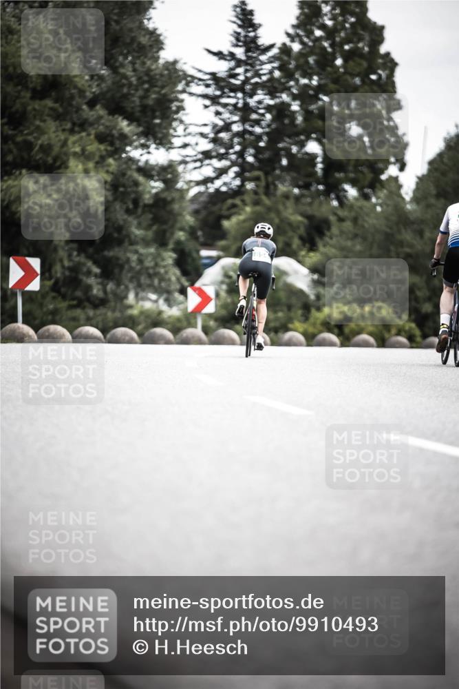 21.06.2026 - 29. Vierlanden-Triathlon H.Heesch http://msf.ph/oto/9910493 21.06.2026 11:59:49 Radfahren  meine-sportfotos.de