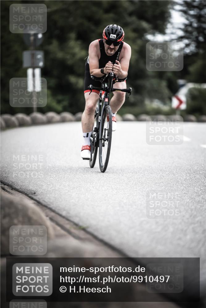 21.06.2026 - 29. Vierlanden-Triathlon H.Heesch http://msf.ph/oto/9910497 21.06.2026 12:00:04 Radfahren 217, 227, 753, 770, 883 meine-sportfotos.de