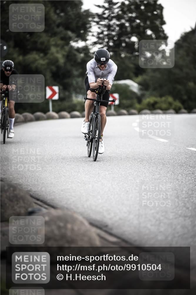 21.06.2026 - 29. Vierlanden-Triathlon H.Heesch http://msf.ph/oto/9910504 21.06.2026 09:33:55 Radfahren 40, 47, 96, 101, 153, 187 meine-sportfotos.de