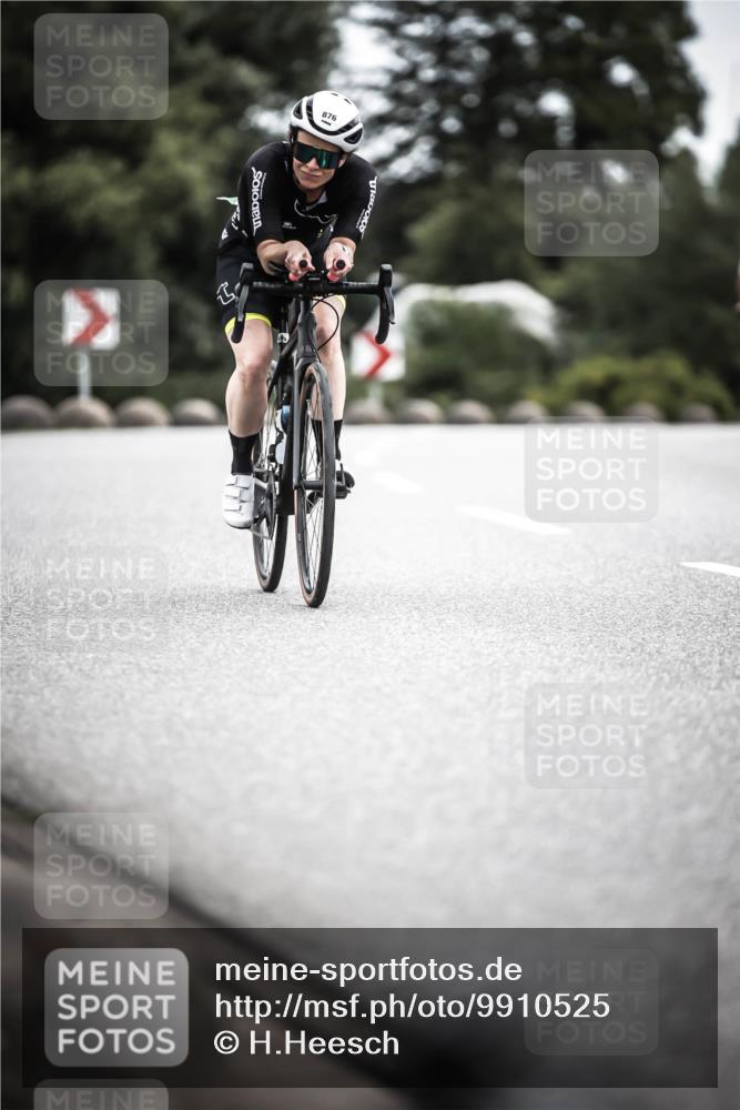 21.06.2026 - 29. Vierlanden-Triathlon H.Heesch http://msf.ph/oto/9910525 21.06.2026 12:00:24 Radfahren 295, 788, 876 meine-sportfotos.de