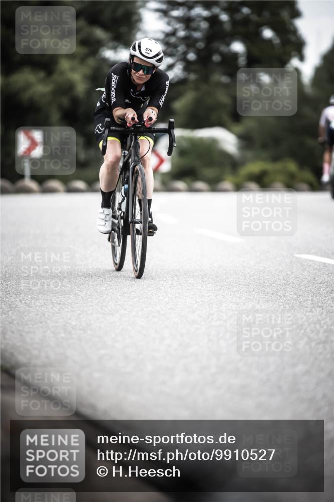 21.06.2026 - 29. Vierlanden-Triathlon H.Heesch http://msf.ph/oto/9910527 21.06.2026 12:00:24 Radfahren 295, 788, 876 meine-sportfotos.de
