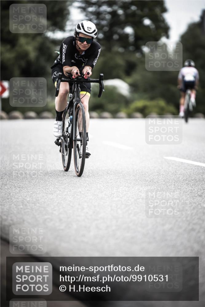 21.06.2026 - 29. Vierlanden-Triathlon H.Heesch http://msf.ph/oto/9910531 21.06.2026 12:00:24 Radfahren 295, 788, 876 meine-sportfotos.de