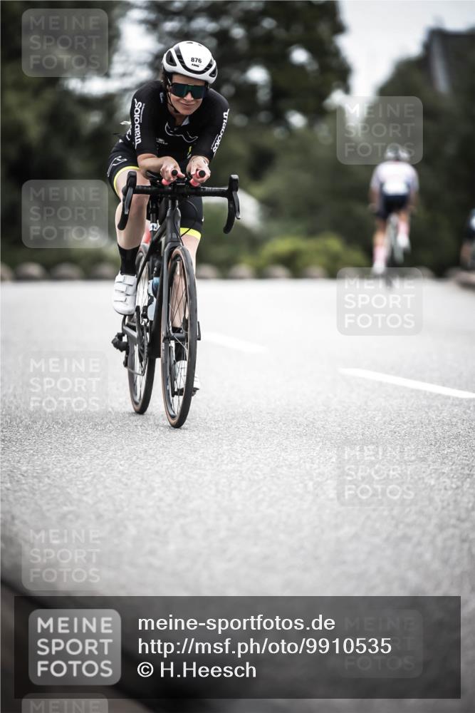 21.06.2026 - 29. Vierlanden-Triathlon H.Heesch http://msf.ph/oto/9910535 21.06.2026 12:00:24 Radfahren 295, 788, 876 meine-sportfotos.de