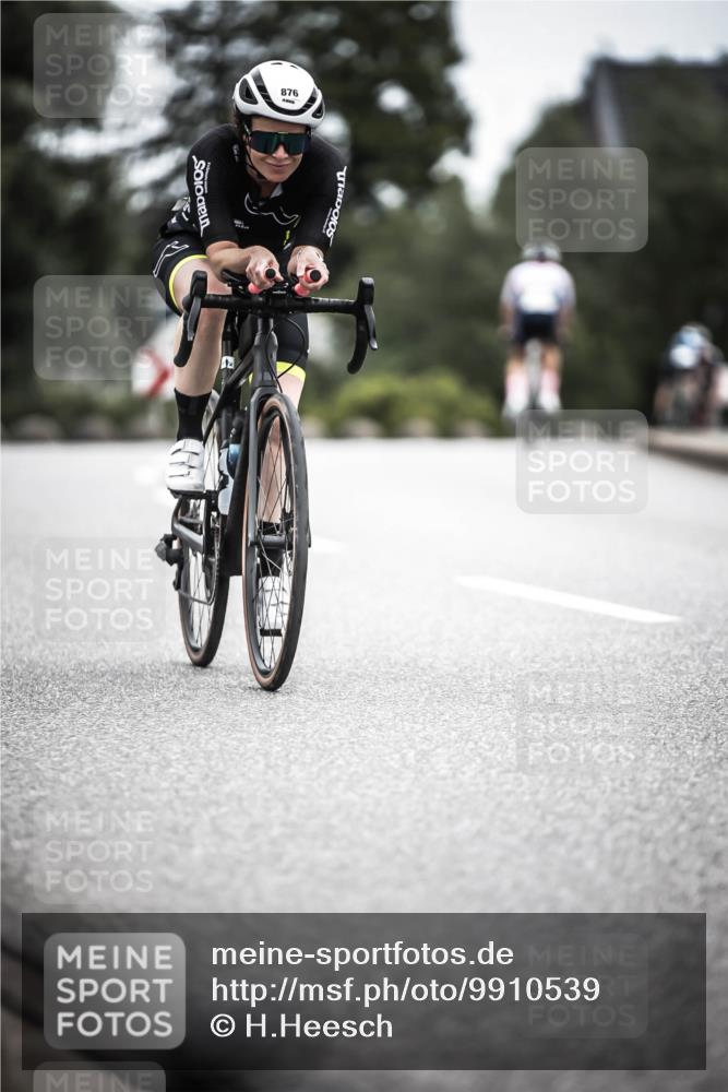 21.06.2026 - 29. Vierlanden-Triathlon H.Heesch http://msf.ph/oto/9910539 21.06.2026 12:00:24 Radfahren 295, 788, 876 meine-sportfotos.de
