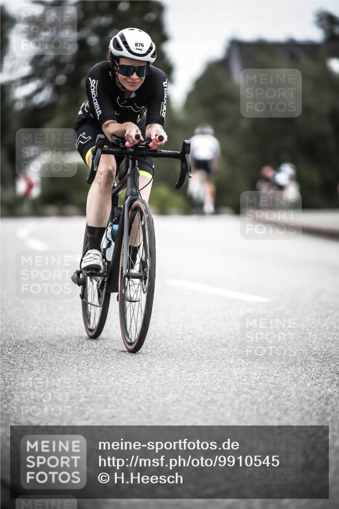 21.06.2026 - 29. Vierlanden-Triathlon H.Heesch http://msf.ph/oto/9910545 21.06.2026 12:00:24 Radfahren 295, 788, 876 meine-sportfotos.de