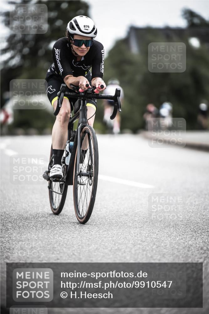 21.06.2026 - 29. Vierlanden-Triathlon H.Heesch http://msf.ph/oto/9910547 21.06.2026 12:00:24 Radfahren 295, 788, 876 meine-sportfotos.de