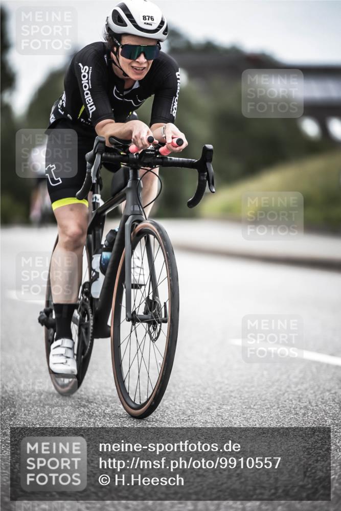 21.06.2026 - 29. Vierlanden-Triathlon H.Heesch http://msf.ph/oto/9910557 21.06.2026 12:00:24 Radfahren 295, 788, 876 meine-sportfotos.de