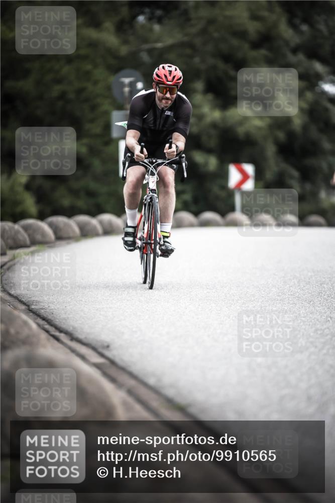 21.06.2026 - 29. Vierlanden-Triathlon H.Heesch http://msf.ph/oto/9910565 21.06.2026 12:00:33 Radfahren 658, 669, 903 meine-sportfotos.de