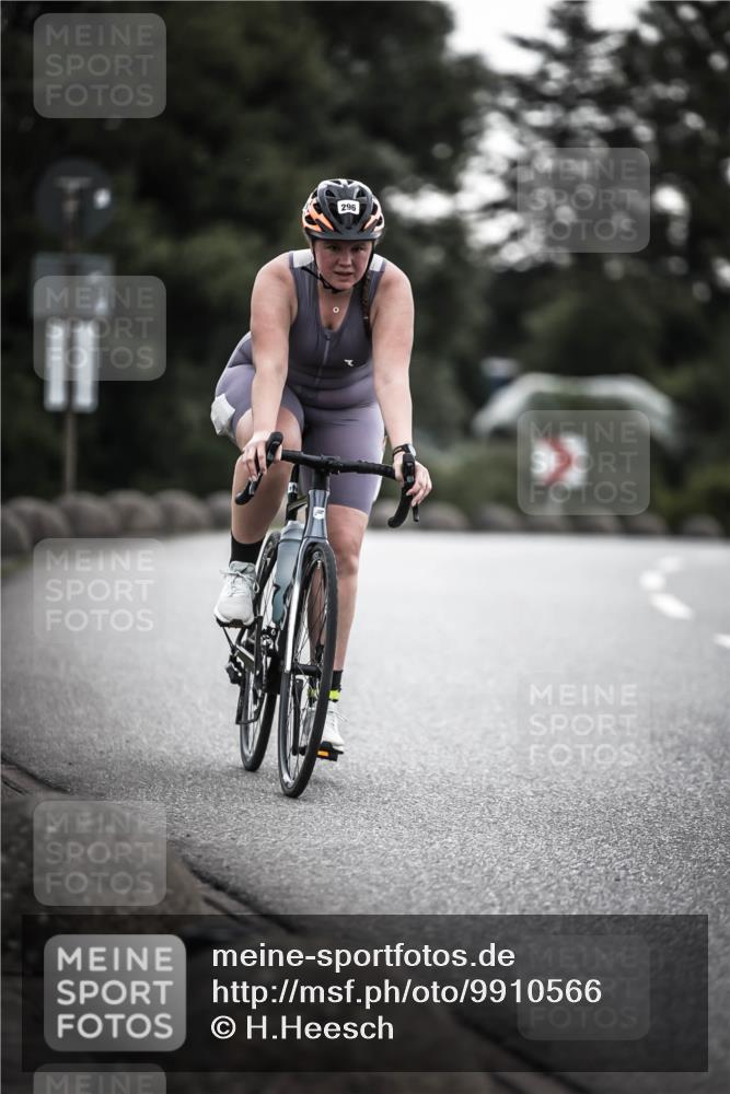 21.06.2026 - 29. Vierlanden-Triathlon H.Heesch http://msf.ph/oto/9910566 21.06.2026 09:34:10 Radfahren 33, 39, 44, 296 meine-sportfotos.de