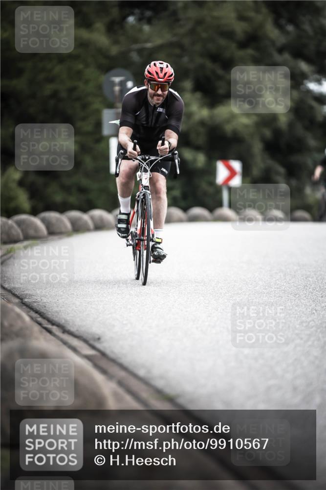 21.06.2026 - 29. Vierlanden-Triathlon H.Heesch http://msf.ph/oto/9910567 21.06.2026 12:00:33 Radfahren 658, 669, 903 meine-sportfotos.de