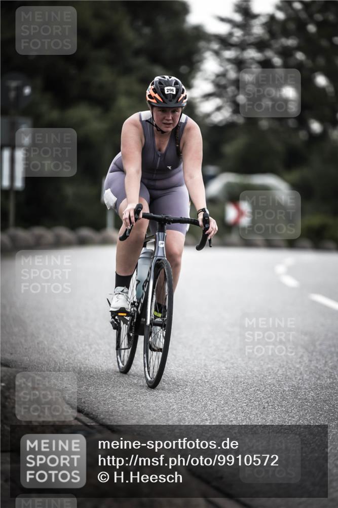 21.06.2026 - 29. Vierlanden-Triathlon H.Heesch http://msf.ph/oto/9910572 21.06.2026 09:34:10 Radfahren 33, 39, 44, 296 meine-sportfotos.de