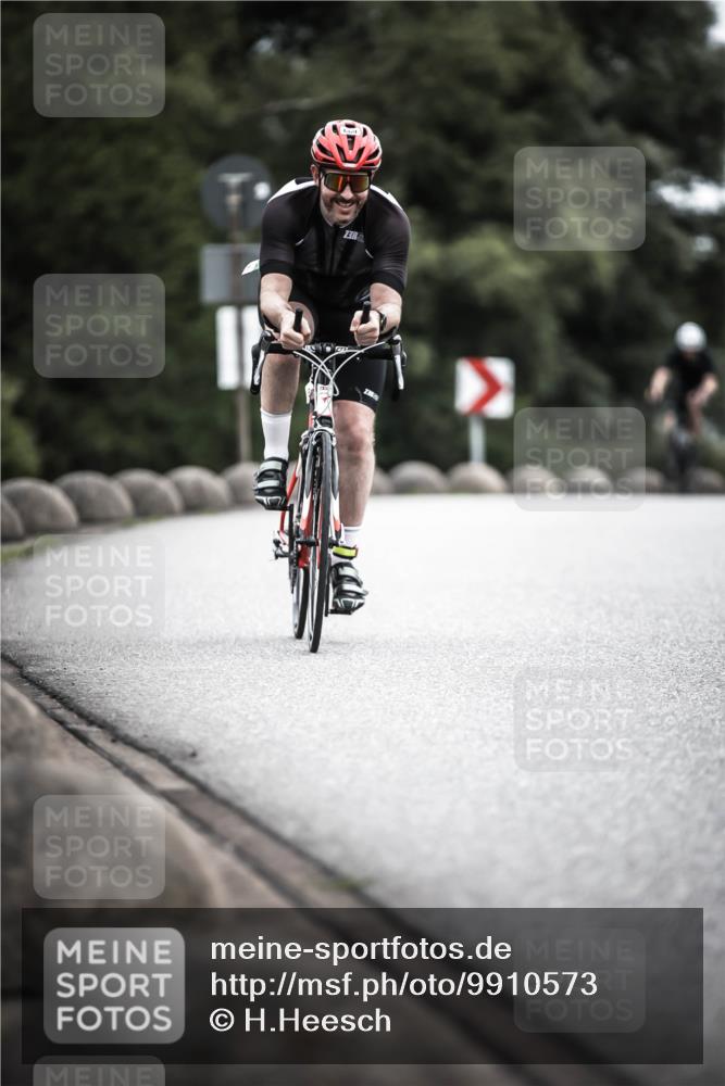 21.06.2026 - 29. Vierlanden-Triathlon H.Heesch http://msf.ph/oto/9910573 21.06.2026 12:00:33 Radfahren 658, 669, 903 meine-sportfotos.de