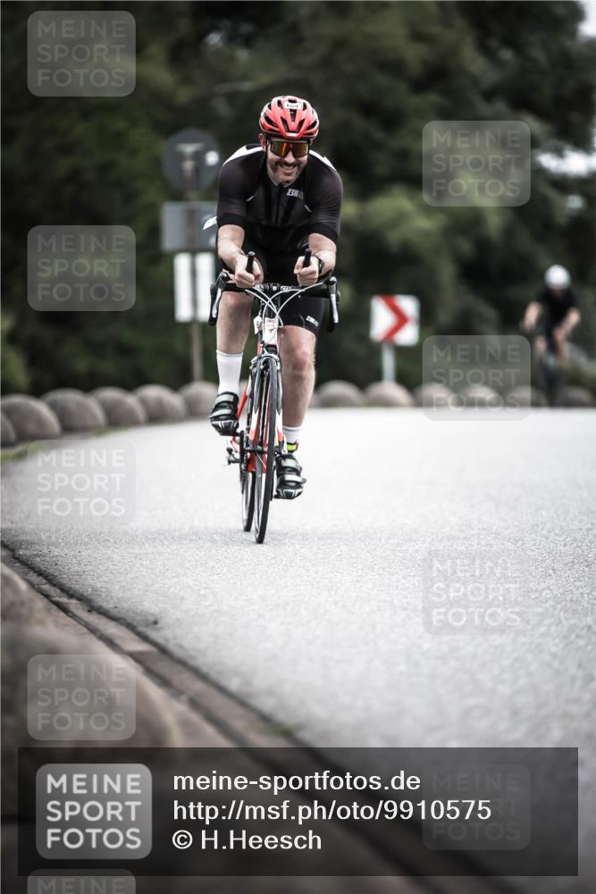 21.06.2026 - 29. Vierlanden-Triathlon H.Heesch http://msf.ph/oto/9910575 21.06.2026 12:00:34 Radfahren 658, 669, 903 meine-sportfotos.de