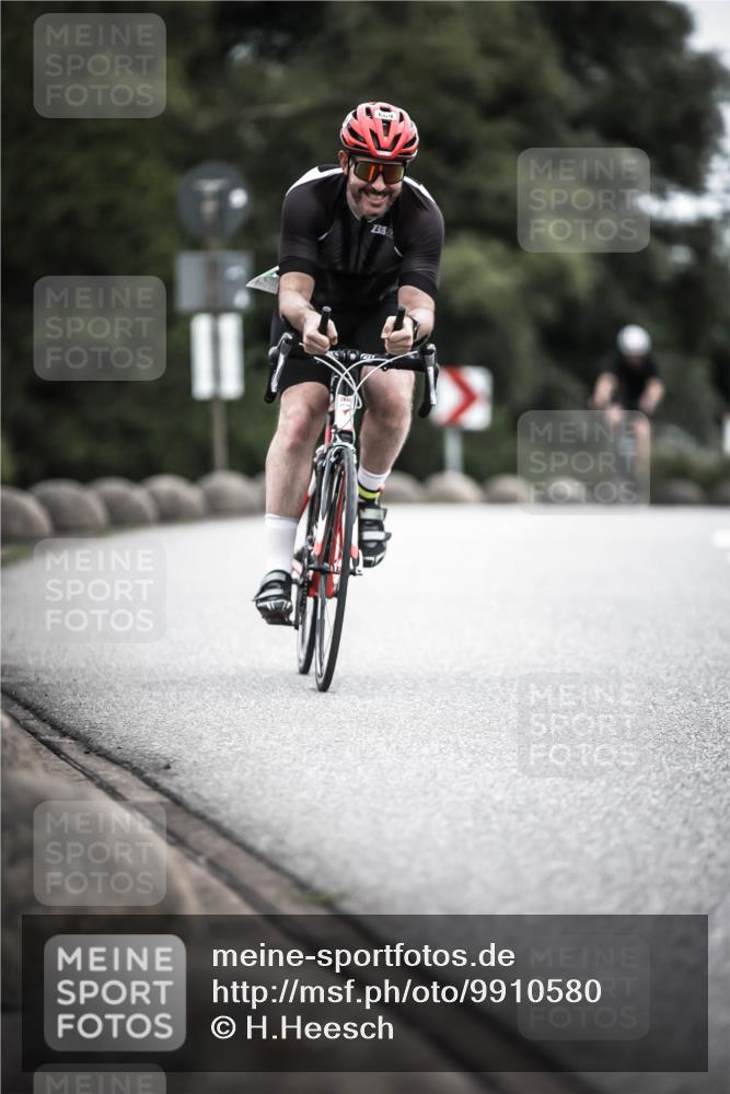 21.06.2026 - 29. Vierlanden-Triathlon H.Heesch http://msf.ph/oto/9910580 21.06.2026 12:00:34 Radfahren 658, 669, 903 meine-sportfotos.de