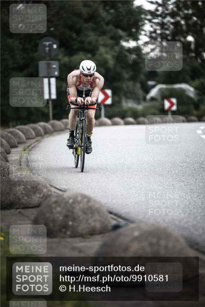 21.06.2026 - 29. Vierlanden-Triathlon H.Heesch http://msf.ph/oto/9910581 21.06.2026 09:34:48 Radfahren 26, 81, 160 meine-sportfotos.de