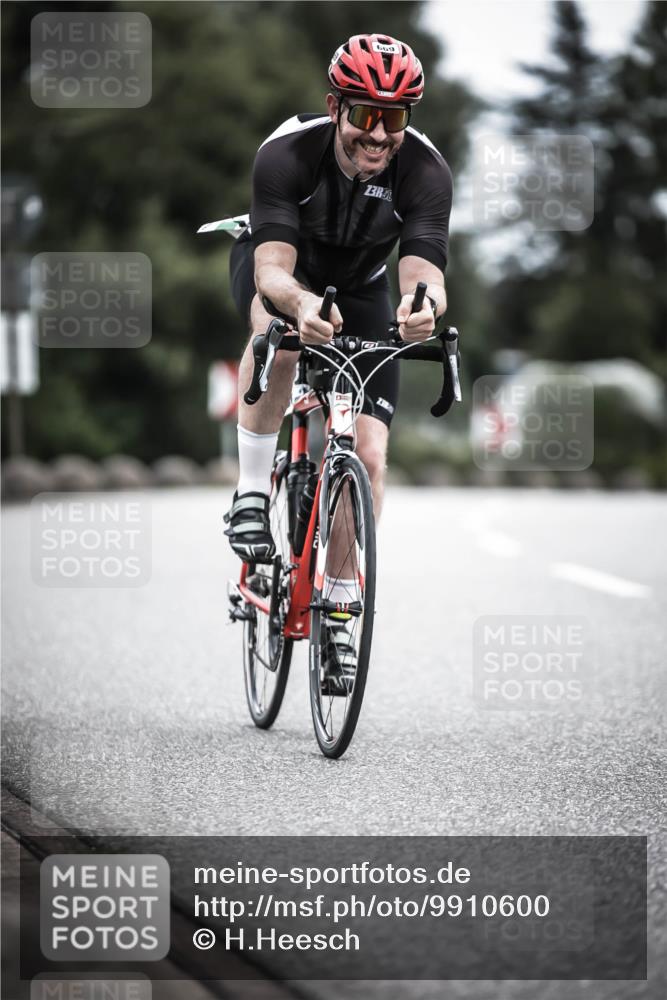 21.06.2026 - 29. Vierlanden-Triathlon H.Heesch http://msf.ph/oto/9910600 21.06.2026 12:00:34 Radfahren 658, 669, 903 meine-sportfotos.de