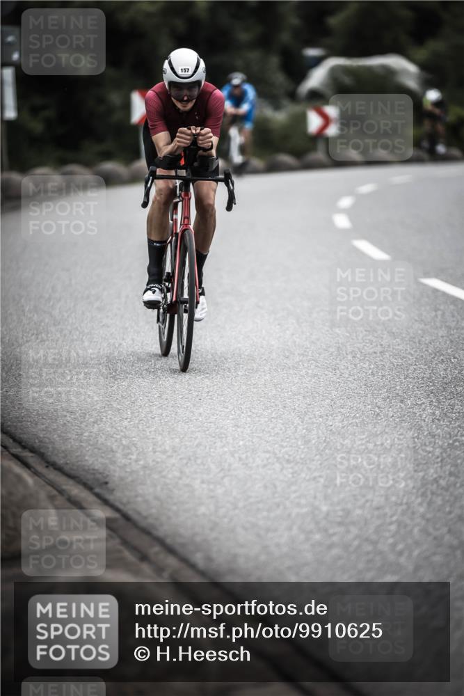 21.06.2026 - 29. Vierlanden-Triathlon H.Heesch http://msf.ph/oto/9910625 21.06.2026 09:35:33 Radfahren 9, 139, 157, 179 meine-sportfotos.de