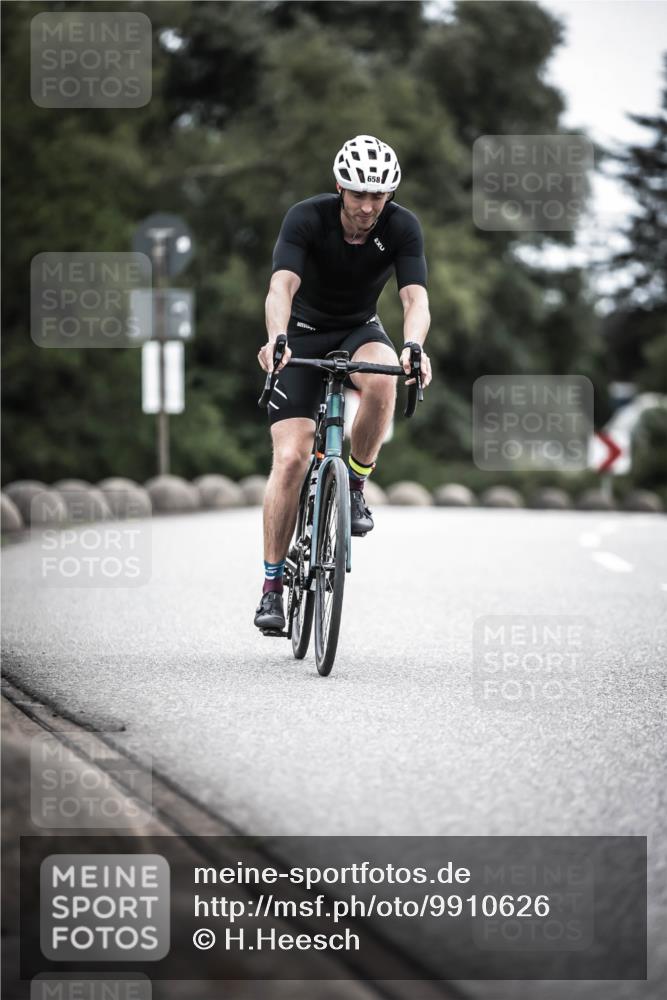 21.06.2026 - 29. Vierlanden-Triathlon H.Heesch http://msf.ph/oto/9910626 21.06.2026 12:00:39 Radfahren 658 meine-sportfotos.de