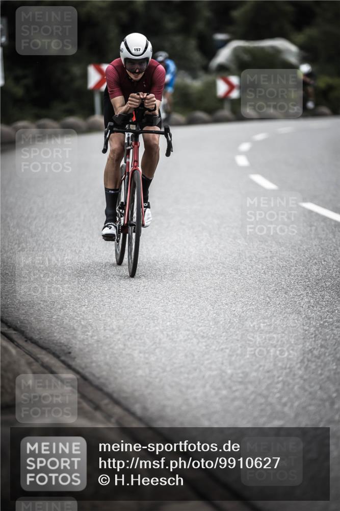 21.06.2026 - 29. Vierlanden-Triathlon H.Heesch http://msf.ph/oto/9910627 21.06.2026 09:35:33 Radfahren 9, 139, 157, 179 meine-sportfotos.de