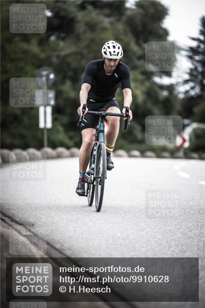 21.06.2026 - 29. Vierlanden-Triathlon H.Heesch http://msf.ph/oto/9910628 21.06.2026 12:00:39 Radfahren 658 meine-sportfotos.de