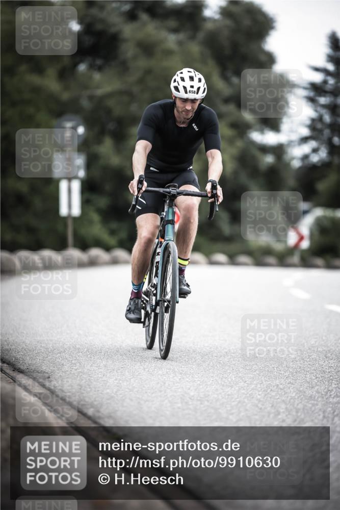 21.06.2026 - 29. Vierlanden-Triathlon H.Heesch http://msf.ph/oto/9910630 21.06.2026 12:00:39 Radfahren 658 meine-sportfotos.de