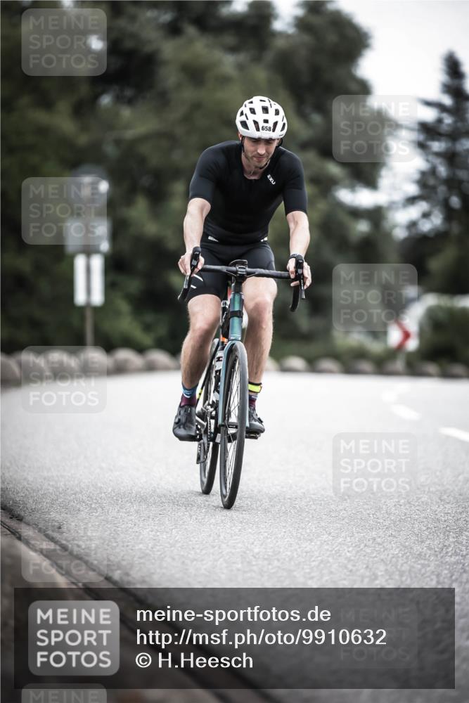 21.06.2026 - 29. Vierlanden-Triathlon H.Heesch http://msf.ph/oto/9910632 21.06.2026 12:00:39 Radfahren 658 meine-sportfotos.de