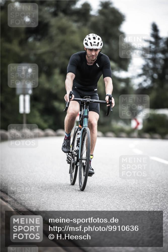 21.06.2026 - 29. Vierlanden-Triathlon H.Heesch http://msf.ph/oto/9910636 21.06.2026 12:00:39 Radfahren 658 meine-sportfotos.de