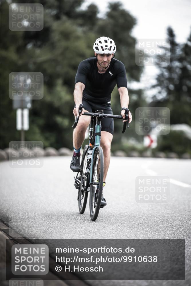 21.06.2026 - 29. Vierlanden-Triathlon H.Heesch http://msf.ph/oto/9910638 21.06.2026 12:00:39 Radfahren 658 meine-sportfotos.de