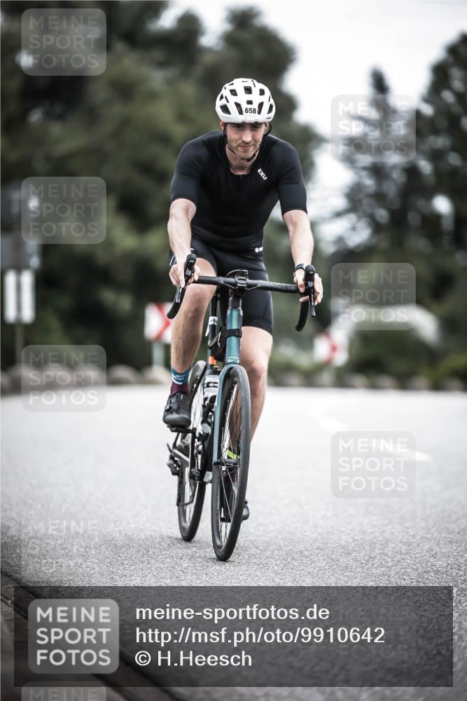 21.06.2026 - 29. Vierlanden-Triathlon H.Heesch http://msf.ph/oto/9910642 21.06.2026 12:00:39 Radfahren 658 meine-sportfotos.de