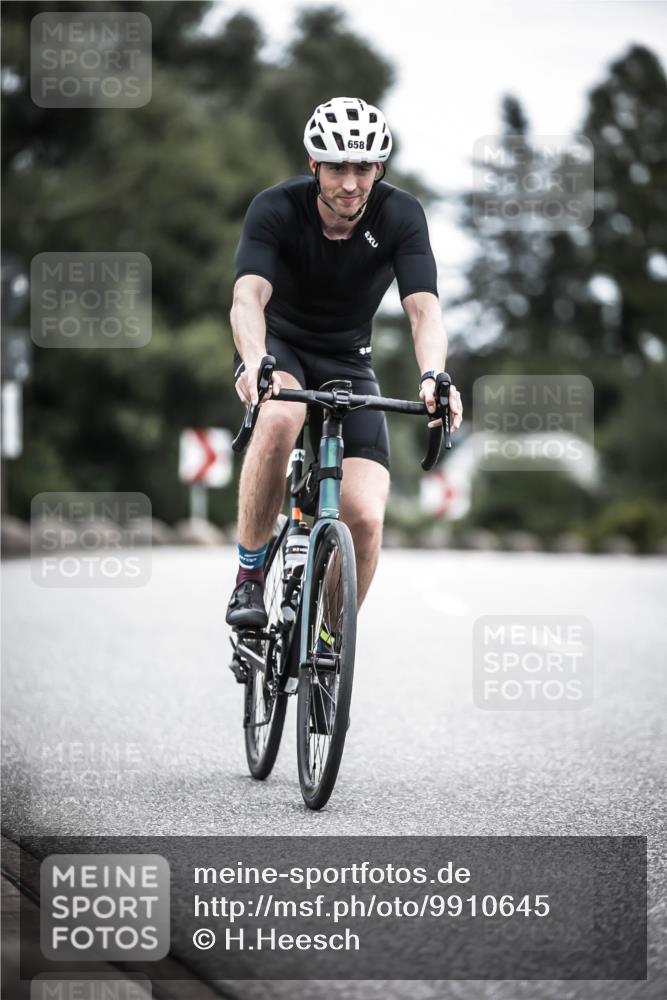 21.06.2026 - 29. Vierlanden-Triathlon H.Heesch http://msf.ph/oto/9910645 21.06.2026 12:00:39 Radfahren 658 meine-sportfotos.de