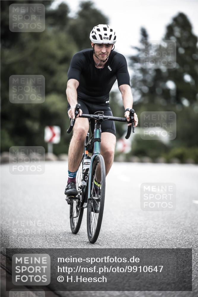 21.06.2026 - 29. Vierlanden-Triathlon H.Heesch http://msf.ph/oto/9910647 21.06.2026 12:00:39 Radfahren 658 meine-sportfotos.de