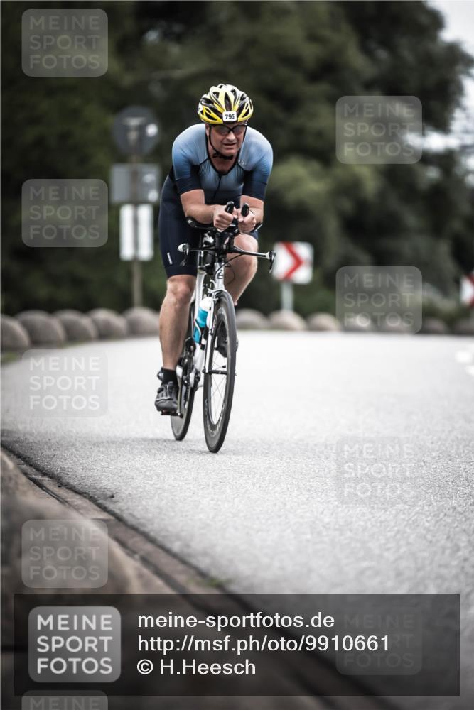 21.06.2026 - 29. Vierlanden-Triathlon H.Heesch http://msf.ph/oto/9910661 21.06.2026 12:00:50 Radfahren 237, 795 meine-sportfotos.de