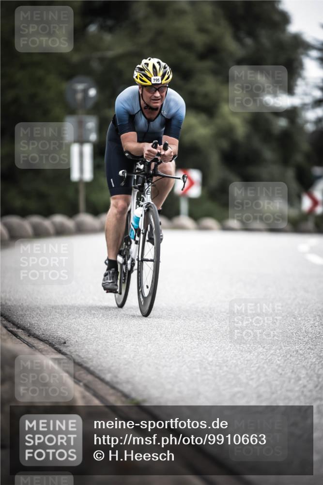 21.06.2026 - 29. Vierlanden-Triathlon H.Heesch http://msf.ph/oto/9910663 21.06.2026 12:00:50 Radfahren 237, 795 meine-sportfotos.de