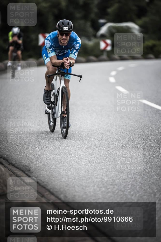 21.06.2026 - 29. Vierlanden-Triathlon H.Heesch http://msf.ph/oto/9910666 21.06.2026 09:35:37 Radfahren 9, 120, 139, 157, 179 meine-sportfotos.de