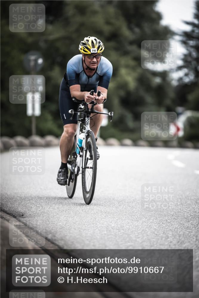 21.06.2026 - 29. Vierlanden-Triathlon H.Heesch http://msf.ph/oto/9910667 21.06.2026 12:00:50 Radfahren 237, 795 meine-sportfotos.de