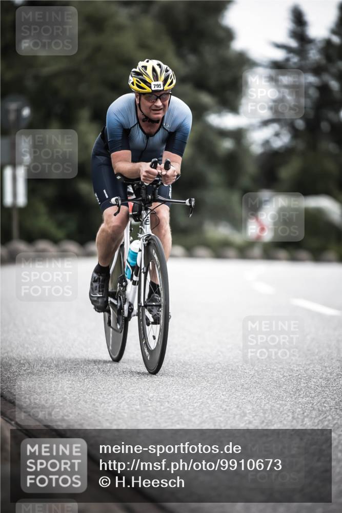 21.06.2026 - 29. Vierlanden-Triathlon H.Heesch http://msf.ph/oto/9910673 21.06.2026 12:00:50 Radfahren 237, 795 meine-sportfotos.de