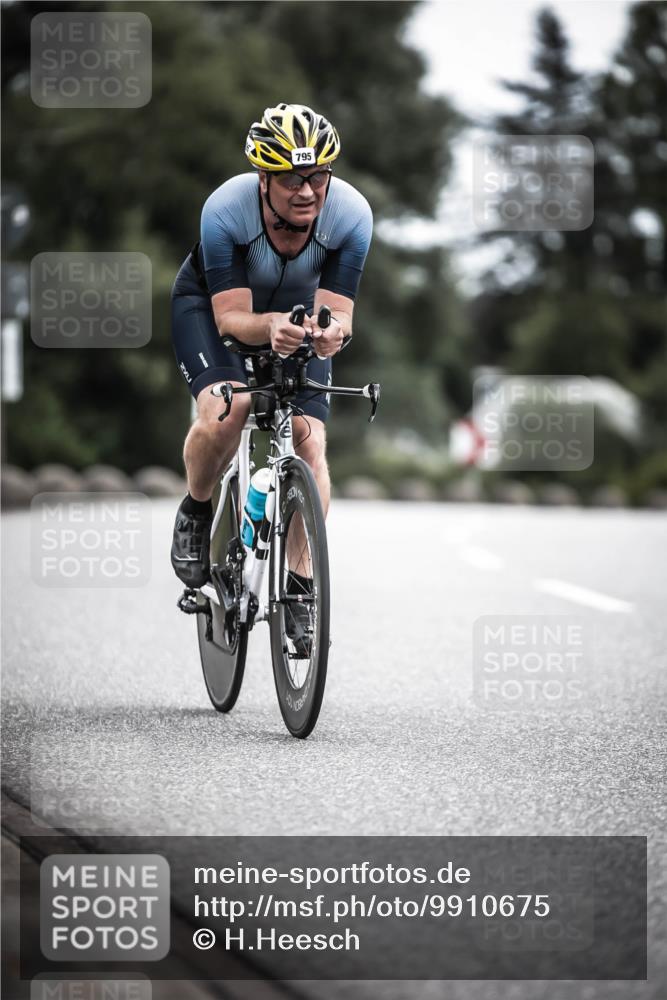 21.06.2026 - 29. Vierlanden-Triathlon H.Heesch http://msf.ph/oto/9910675 21.06.2026 12:00:50 Radfahren 237, 795 meine-sportfotos.de