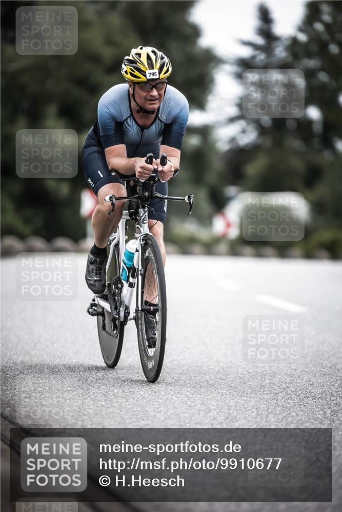 21.06.2026 - 29. Vierlanden-Triathlon H.Heesch http://msf.ph/oto/9910677 21.06.2026 12:00:50 Radfahren 237, 795 meine-sportfotos.de