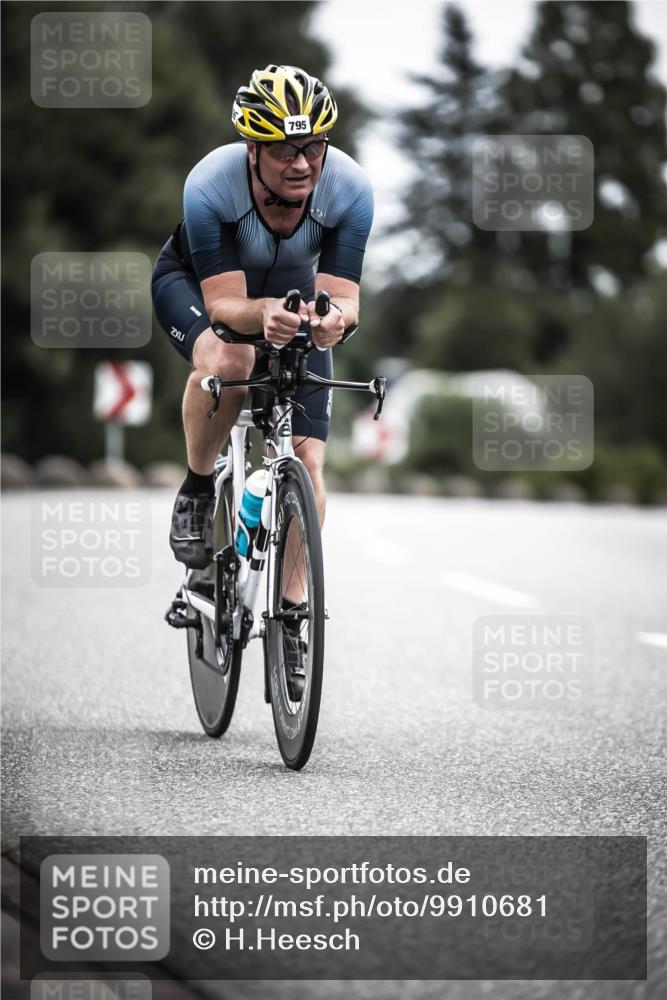 21.06.2026 - 29. Vierlanden-Triathlon H.Heesch http://msf.ph/oto/9910681 21.06.2026 12:00:50 Radfahren 237, 795 meine-sportfotos.de