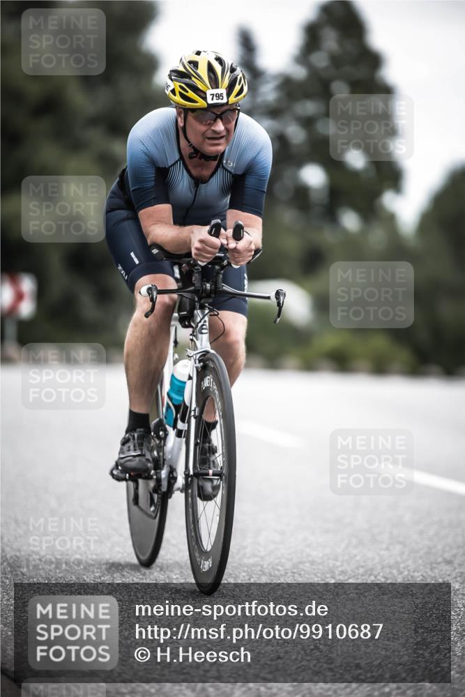 21.06.2026 - 29. Vierlanden-Triathlon H.Heesch http://msf.ph/oto/9910687 21.06.2026 12:00:50 Radfahren 237, 795 meine-sportfotos.de