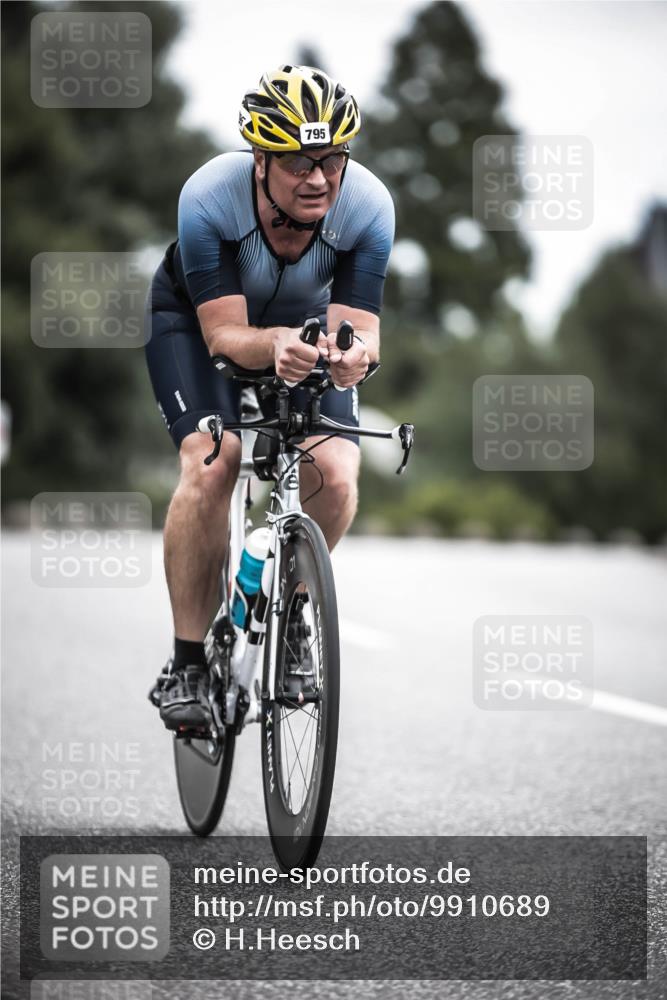 21.06.2026 - 29. Vierlanden-Triathlon H.Heesch http://msf.ph/oto/9910689 21.06.2026 12:00:50 Radfahren 237, 795 meine-sportfotos.de
