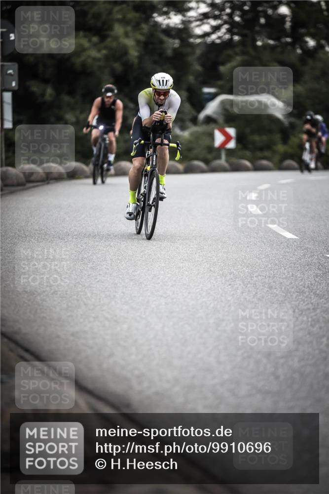 21.06.2026 - 29. Vierlanden-Triathlon H.Heesch http://msf.ph/oto/9910696 21.06.2026 09:35:48 Radfahren 105, 122, 161, 198, 270, 279 meine-sportfotos.de