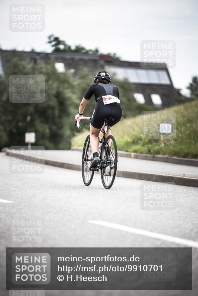 21.06.2026 - 29. Vierlanden-Triathlon H.Heesch http://msf.ph/oto/9910701 21.06.2026 12:01:01 Radfahren 664, 848 meine-sportfotos.de