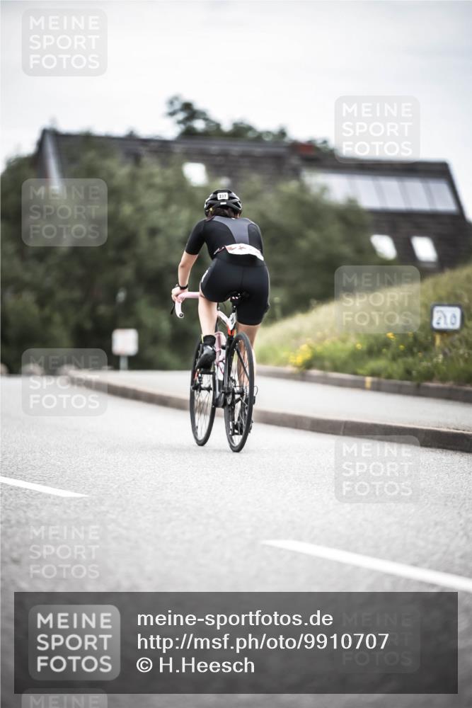 21.06.2026 - 29. Vierlanden-Triathlon H.Heesch http://msf.ph/oto/9910707 21.06.2026 12:01:01 Radfahren 664, 848 meine-sportfotos.de