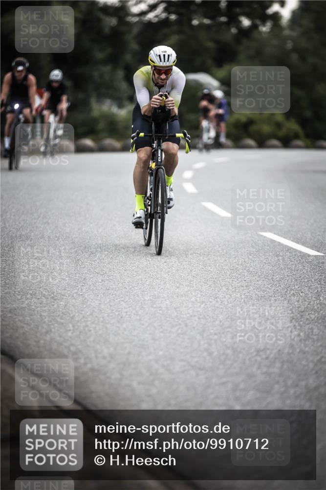 21.06.2026 - 29. Vierlanden-Triathlon H.Heesch http://msf.ph/oto/9910712 21.06.2026 09:35:49 Radfahren 105, 122, 161, 198, 270, 279 meine-sportfotos.de