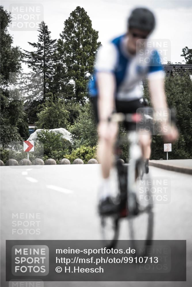 21.06.2026 - 29. Vierlanden-Triathlon H.Heesch http://msf.ph/oto/9910713 21.06.2026 12:01:02 Radfahren 664, 848 meine-sportfotos.de