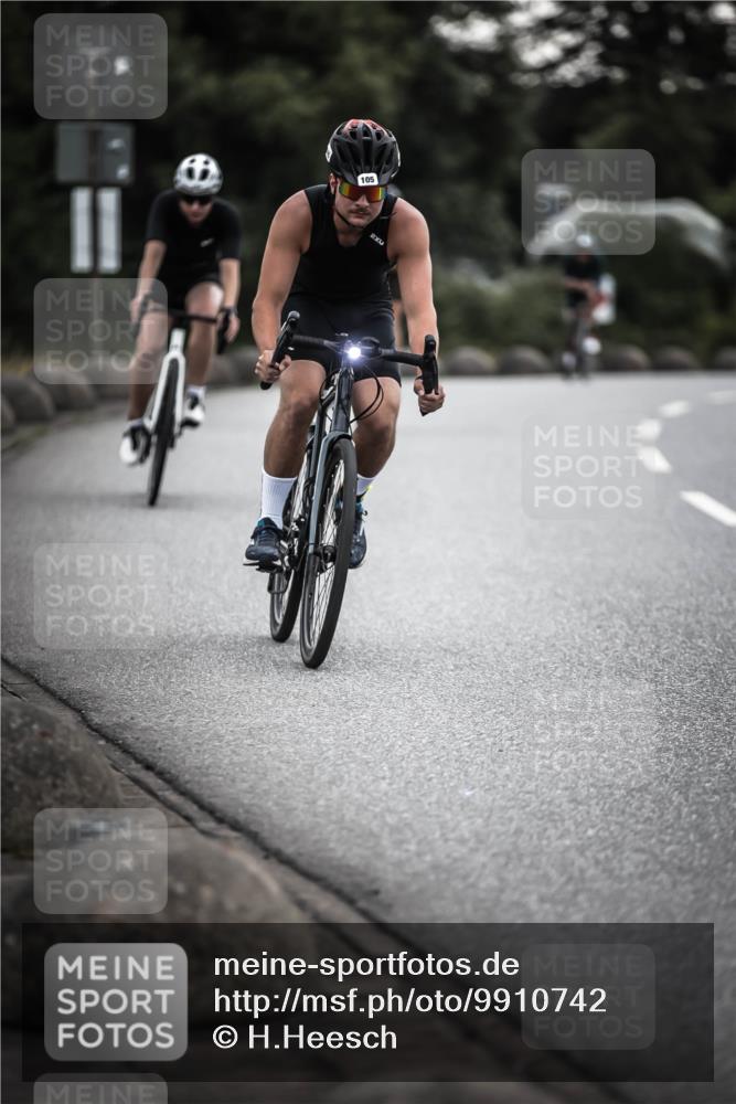 21.06.2026 - 29. Vierlanden-Triathlon H.Heesch http://msf.ph/oto/9910742 21.06.2026 09:35:51 Radfahren 86, 105, 122, 161, 198, 270, 279 meine-sportfotos.de